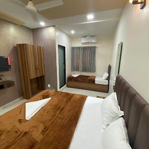 Hotel Divine